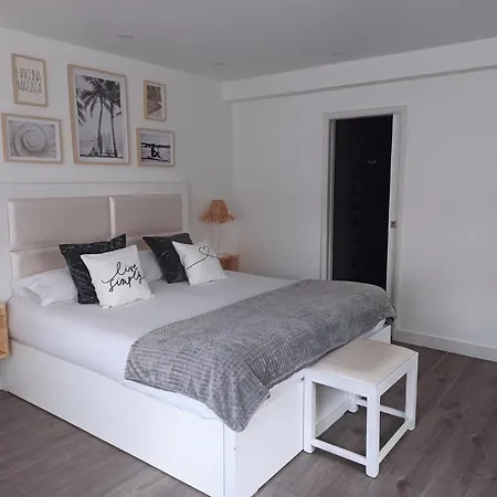 Supertubos House Peniche Nocleg ze śniadaniem *